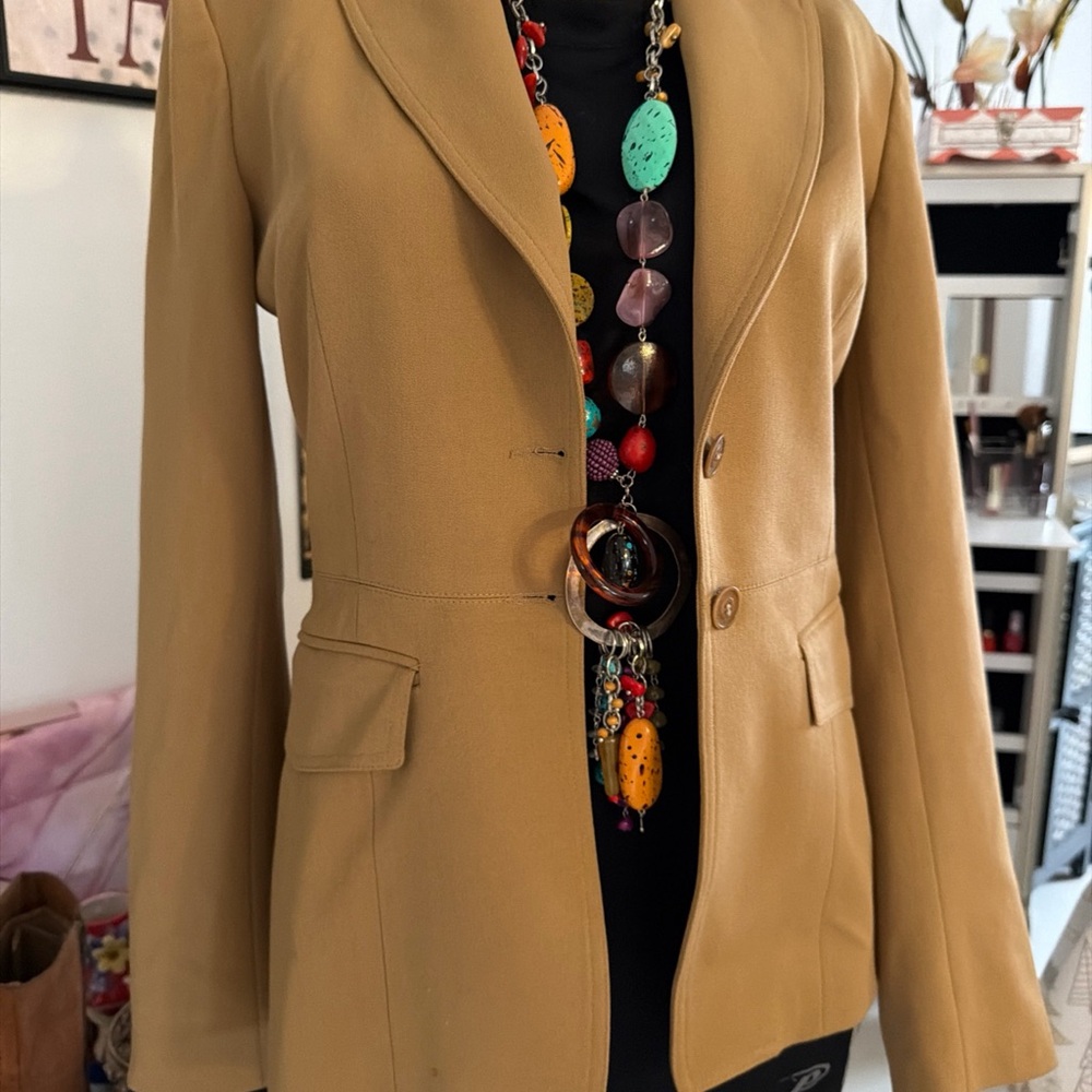Vertigo Paris Camel/Tan Single-Breasted Blazer